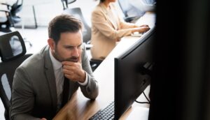 employee using it services for smbs